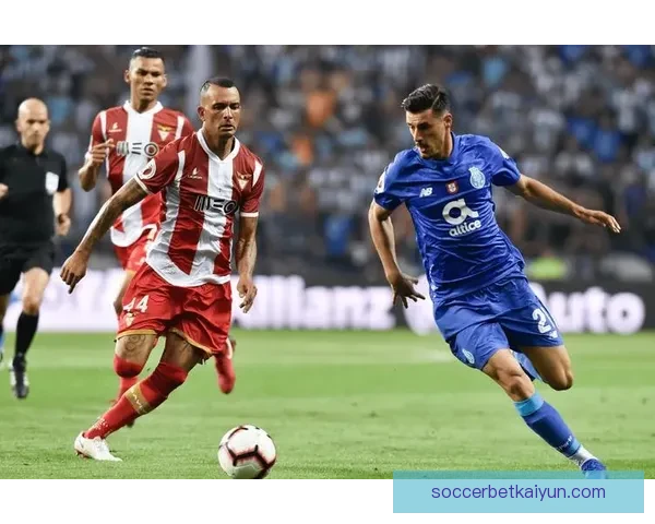 阿尔巴与内马尔配合默契，进攻端表现稳健